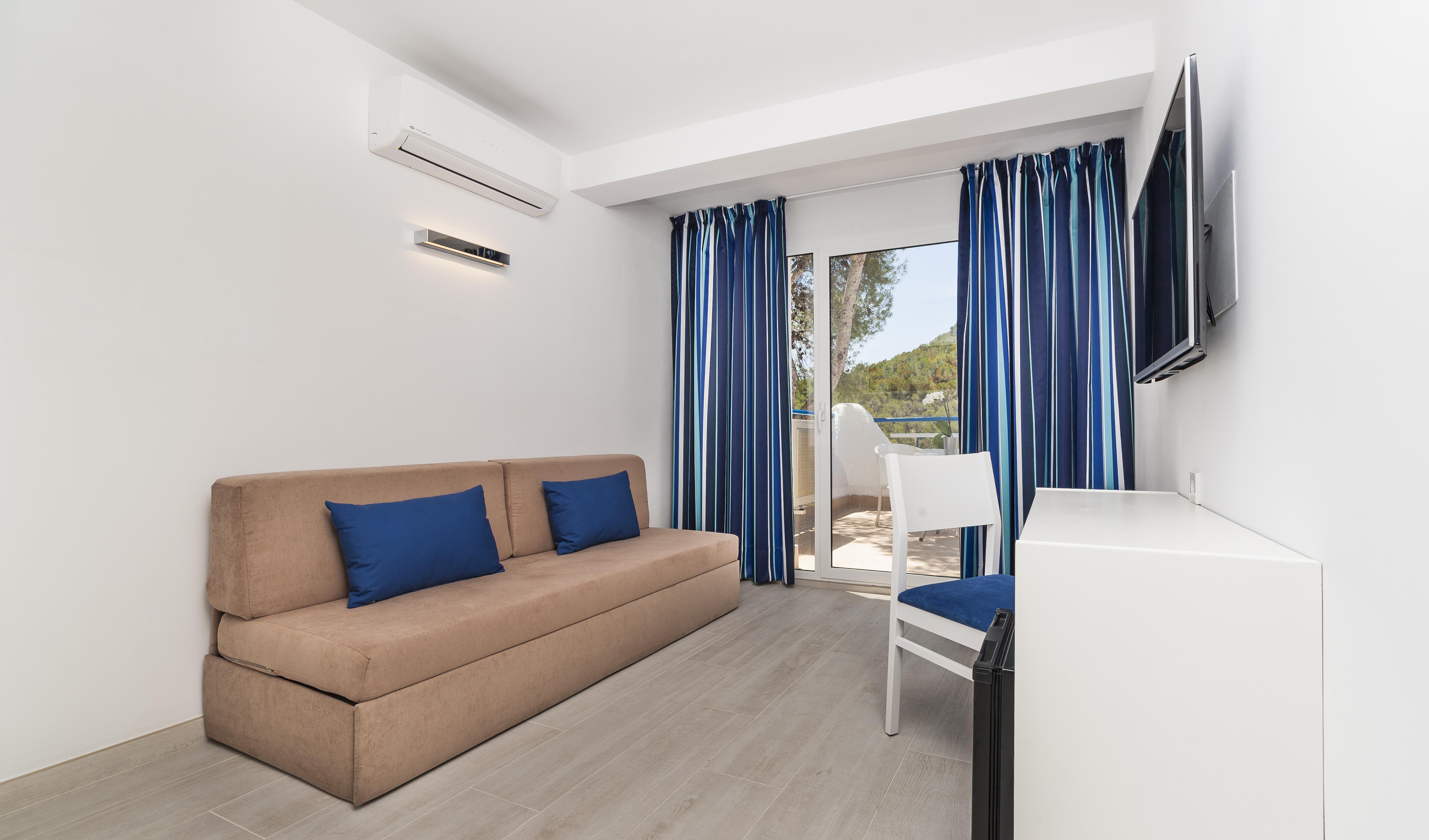 Globales Montemar Hotel Cala Llonga  Bagian luar foto