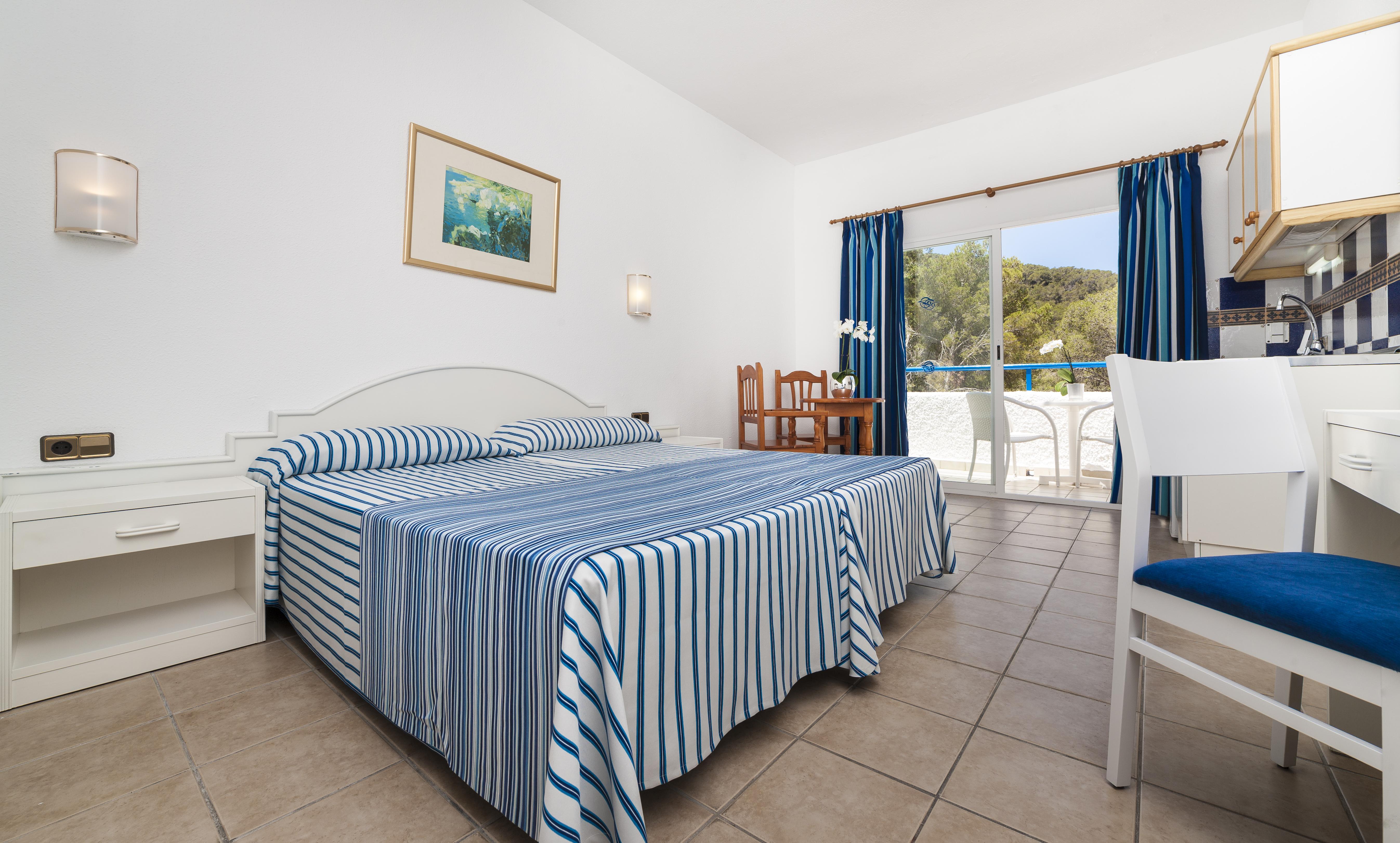 Globales Montemar Hotel Cala Llonga  Bagian luar foto