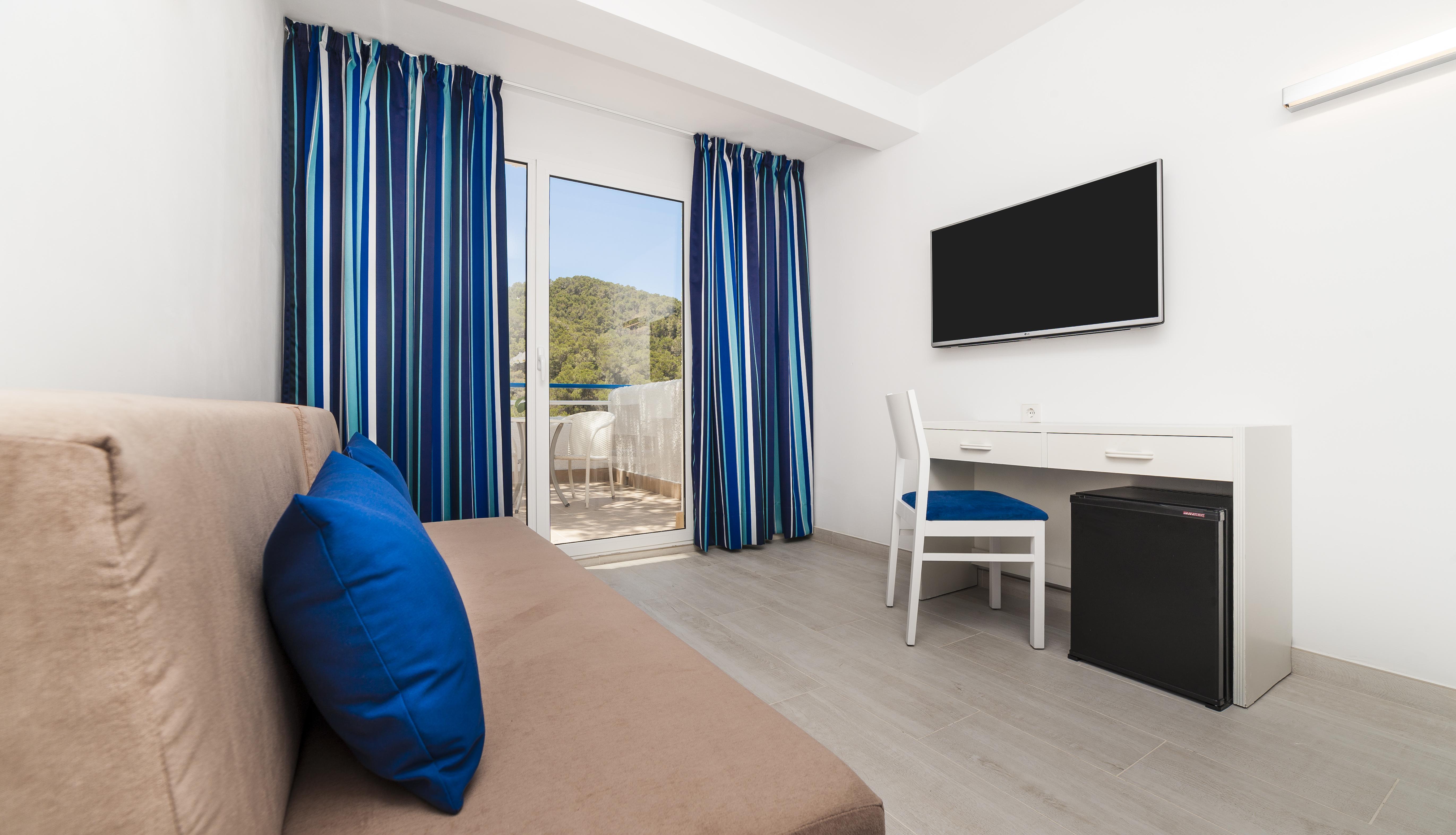Globales Montemar Hotel Cala Llonga  Bagian luar foto