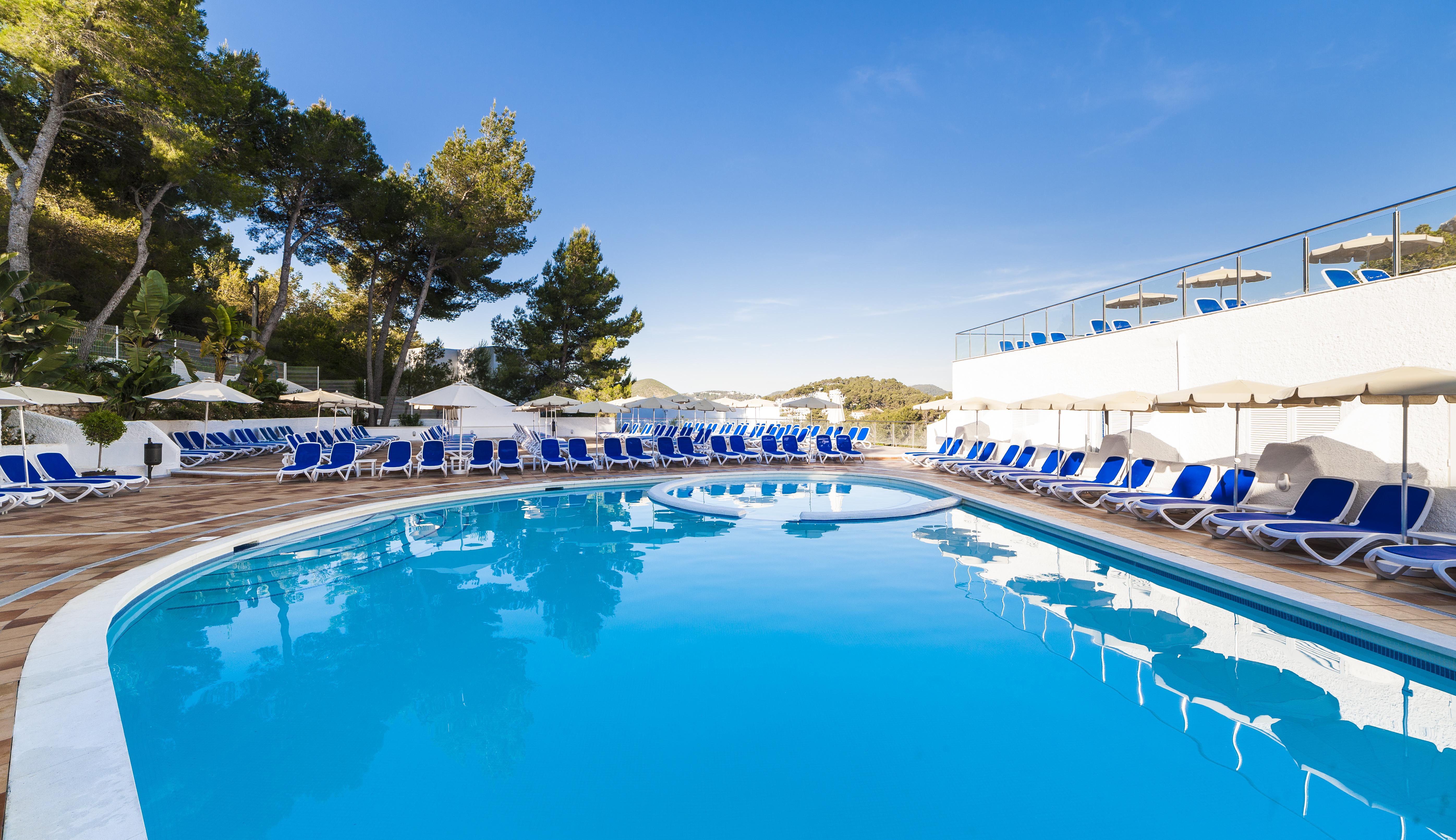 Globales Montemar Hotel Cala Llonga  Bagian luar foto