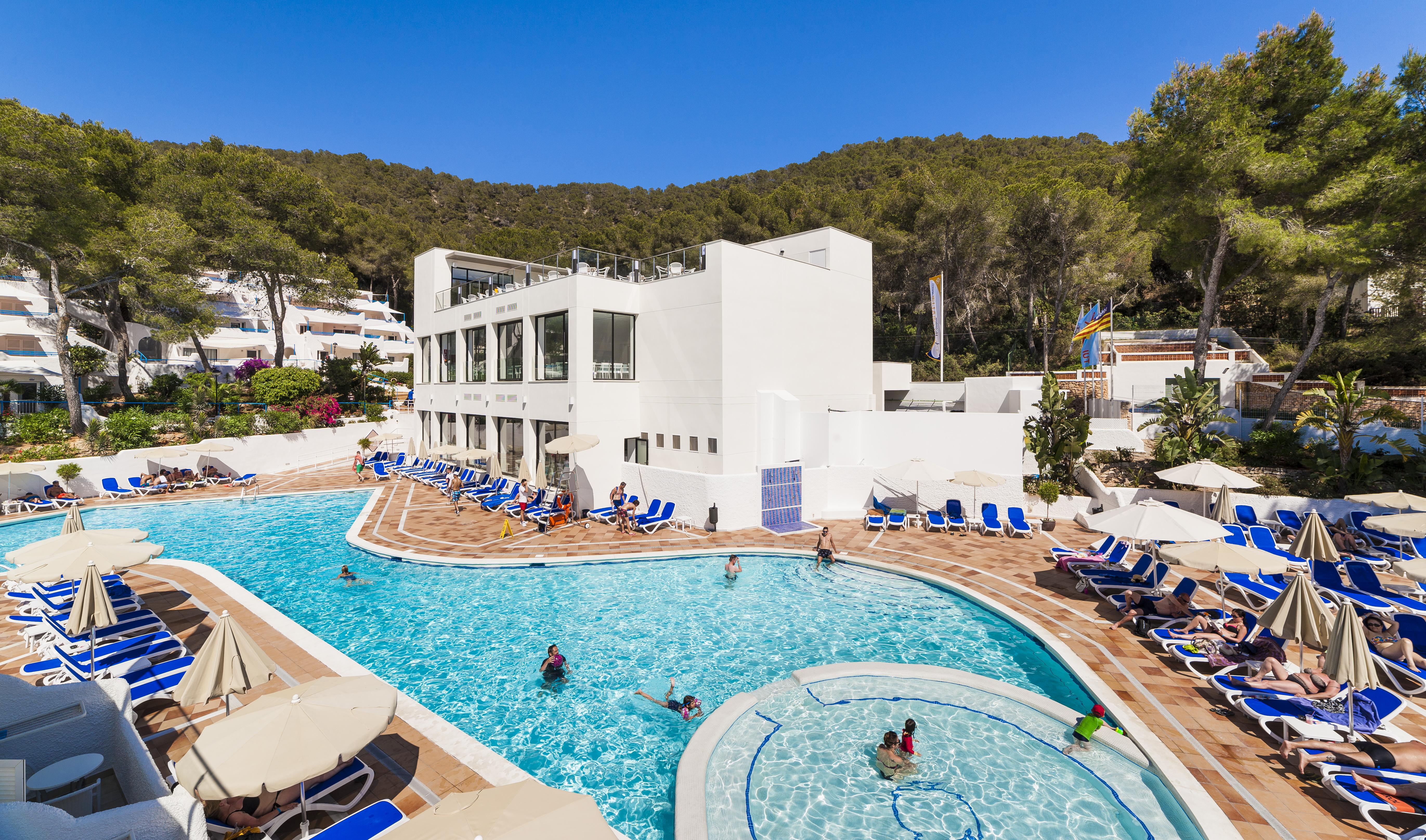 Globales Montemar Hotel Cala Llonga  Bagian luar foto