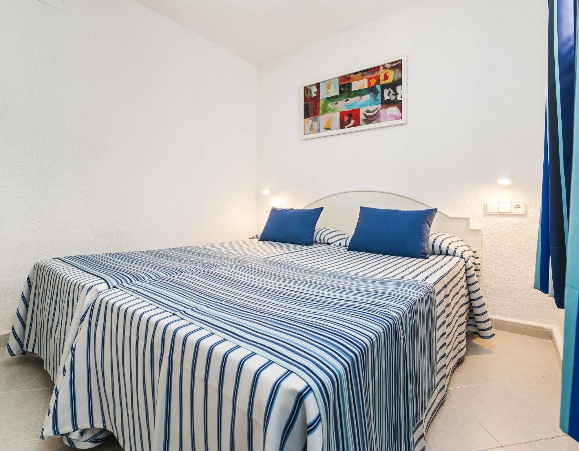 Globales Montemar Hotel Cala Llonga  Bagian luar foto