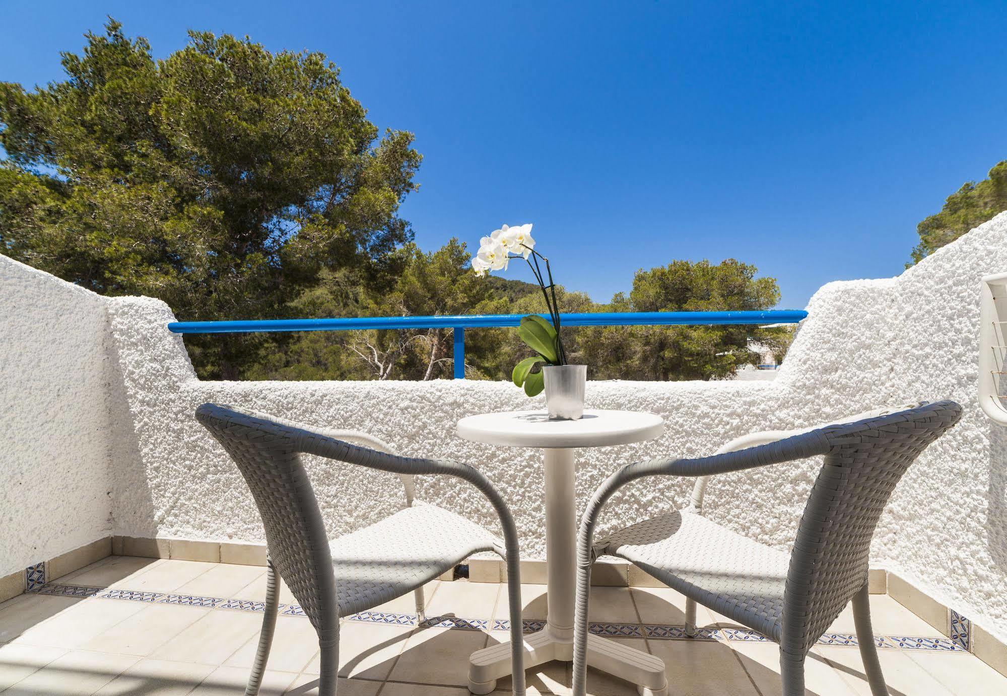 Globales Montemar Hotel Cala Llonga  Bagian luar foto
